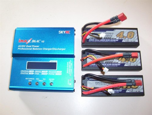 1 Charger and Lipos 001 (Medium).JPG
