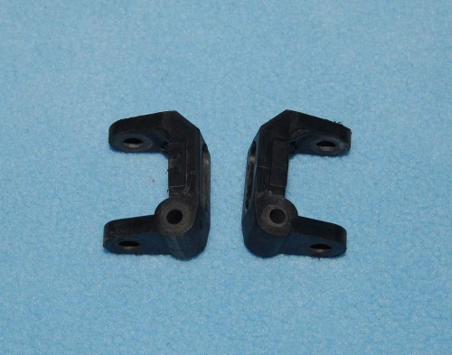 yokomo 870C front knuckle hub.JPG