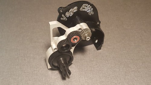 Rebuliding gear box.jpg