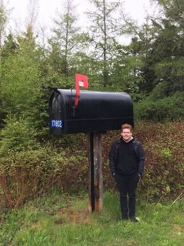 Comedically-large-mailbox-Rain-or-Shine-The-Weirdest-Mailboxes-We-Could-Find.jpg.pro-cmg.jpg