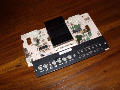 This is the whole circuit board of the 7ch + the frequency module. Rather simple. You can see the little switches for reverse and channel mixing. I felt like I have destroyed an art.... no, an antique.