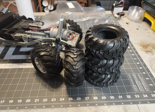 TAMIYA MOUNTAINEER TIRES 1.jpg