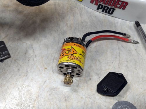 kyosho-raider-pro-mega-motor-16x2-restored.jpg