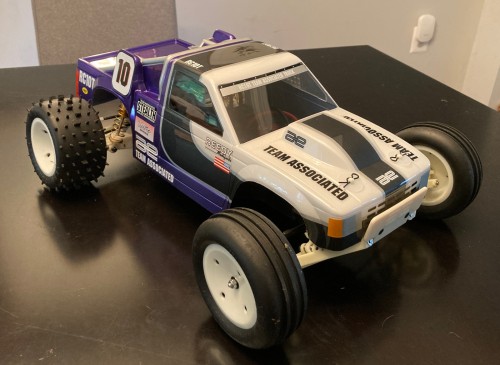 rc10t_01_small.jpg
