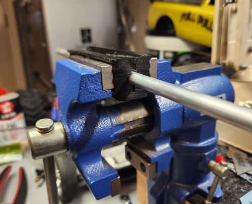 golf shaft clamp 1.jpg
