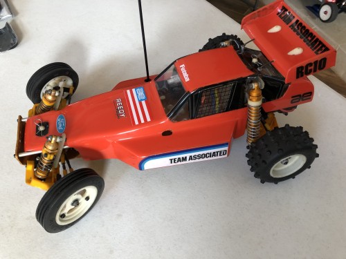 Associated RC10 (rerelease tires) 006_small.jpg