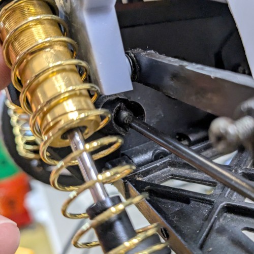 kyosho-raider-pro-axle-uj-fit-down.jpg