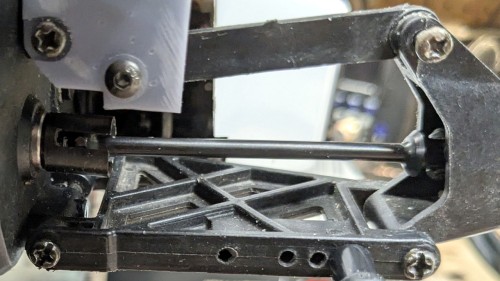kyosho-raider-pro-axle-uj-fit-center.jpg
