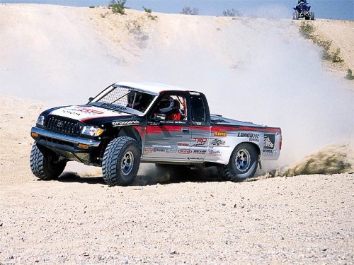 0112or_04zoom+2001_Toyota_Tacoma_2WD+Front_Driver_Side_In_Slide.jpg