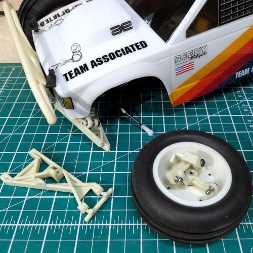 team-associated-rc10t-broken-arm.jpg