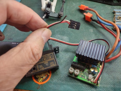 speed controller broke 3 wire connector.jpg