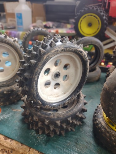 front tires and wheels white dirty.jpg