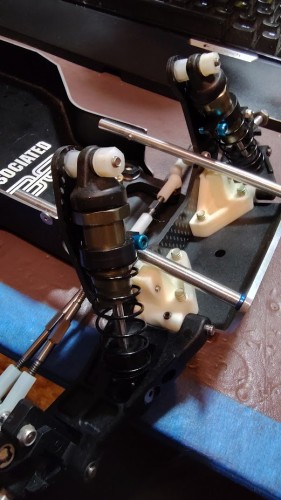 front shocks with B4 caps.jpg