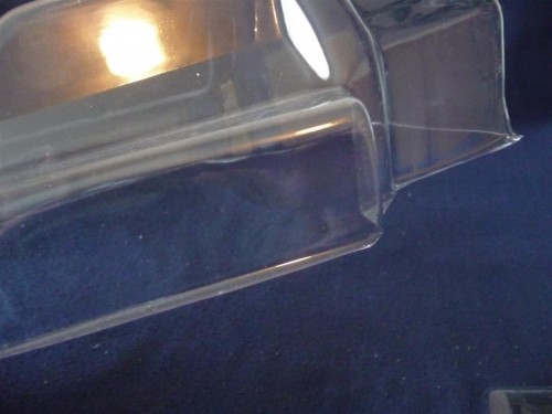An ineffective attempt to show bubbles in the side of the Bluegroove body.  Trust me, they are there.