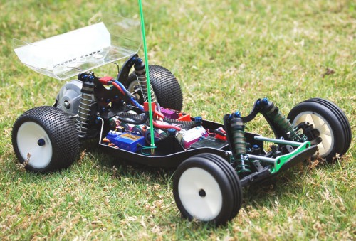 RC10-RUNNER-01-x05.jpg