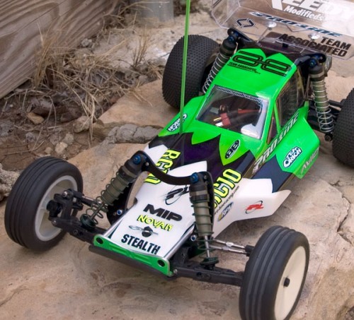 RC10-RUNNER-01-green-nose02.jpg