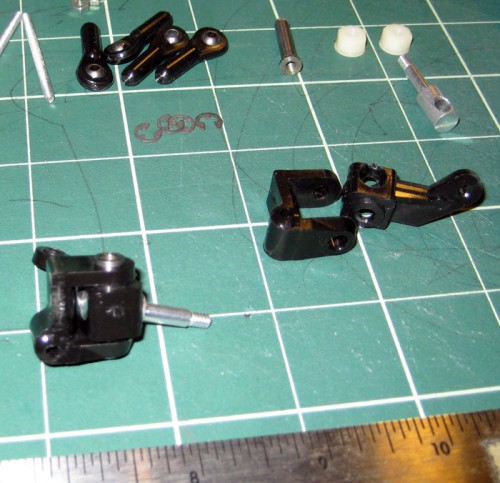 Kyosho-Ultima-RR-18deg-king-pin-04.jpg