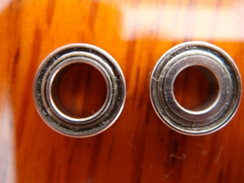 OK first thing I noticed was that the two differential bearings were two different inside diameters. OK I'm pretty sure thats wrong but can it possibly work correctly like that.