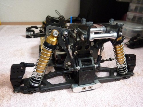 Kyosho Lazer, LiPo Saddles (1).JPG