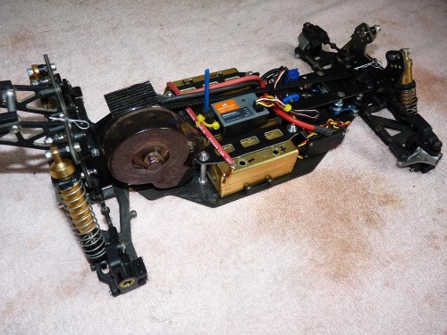 Kyosho Lazer, LiPo Saddles (4).JPG