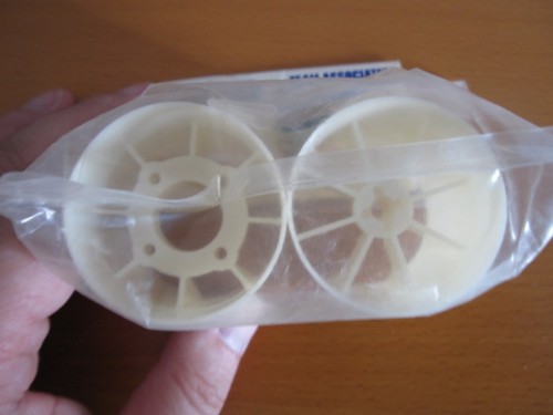 RC10L wheels_2.jpg