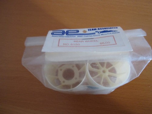 RC10L wheels_1.jpg