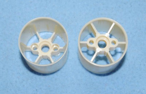 unknown wheel kyosho？.JPG