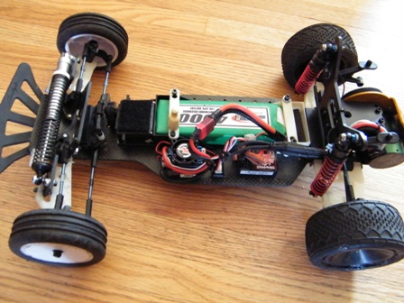 rc10 mono shock whole car_small file.jpg