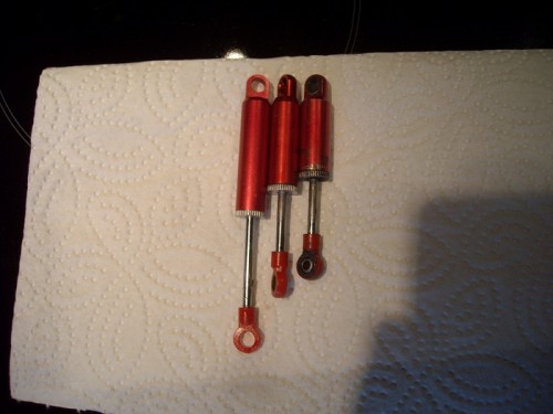 Kyosho red 10mm shocks 001.JPG