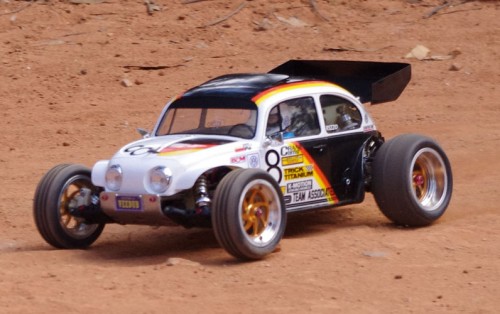 rc10beetle on track (14).JPG
