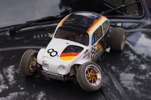 rc10beetle on track (13).JPG