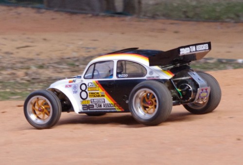 rc10beetle on track (10).JPG