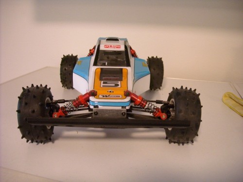 Kyosho Optima painted 003.JPG