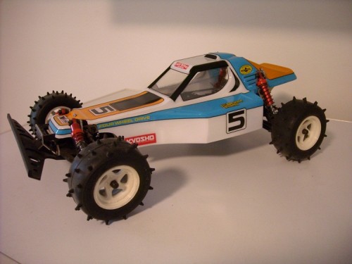 Kyosho Optima painted 001.JPG