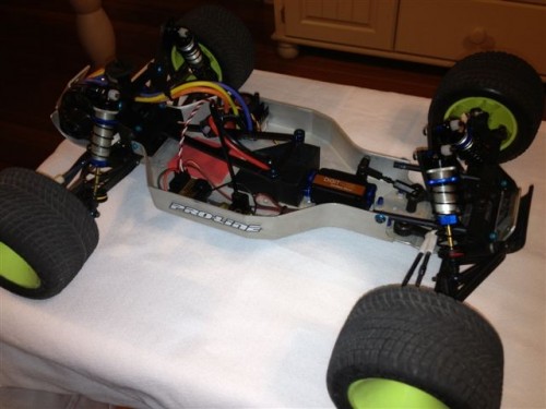 Associated RC10T (big bore shocks, T4 hubs and steering) 003_small.JPG