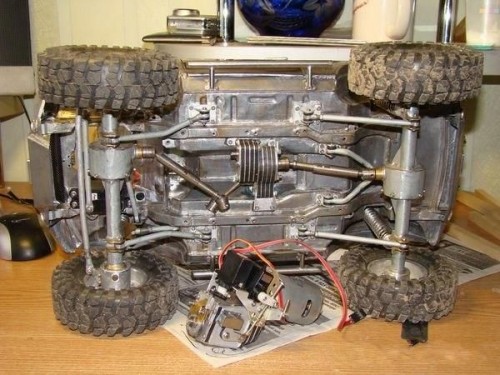 Incredible_Homemade_RC_Car_11.jpg