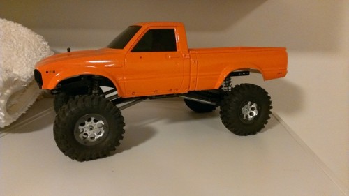 Losi Comp crawler, TCS chassis, prolonged Hilux body