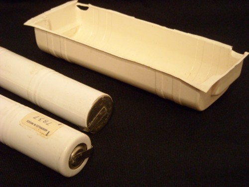 RC12eWhiteBattery 008.jpg