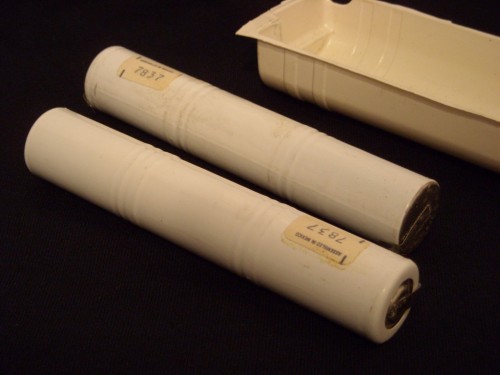 RC12eWhiteBattery 009.jpg
