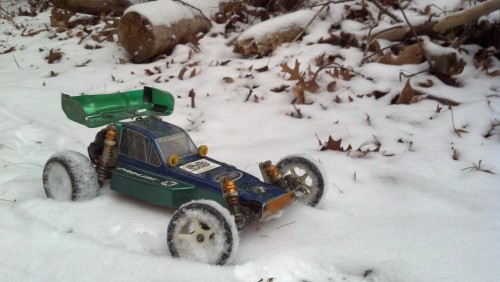 Rc10 in snow.jpg