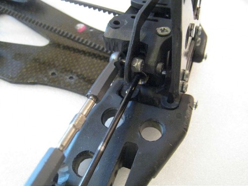 13h front upper arms and shock tower 4-F1024x768.jpg