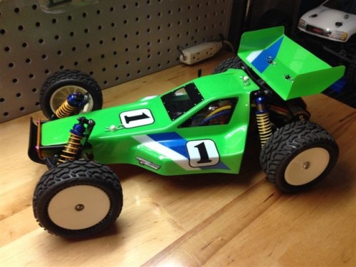Associated RC10 (Novak 17.5, B4 carriers, Kyosho Velvets, Kawasaki MX body) 2_small.JPG